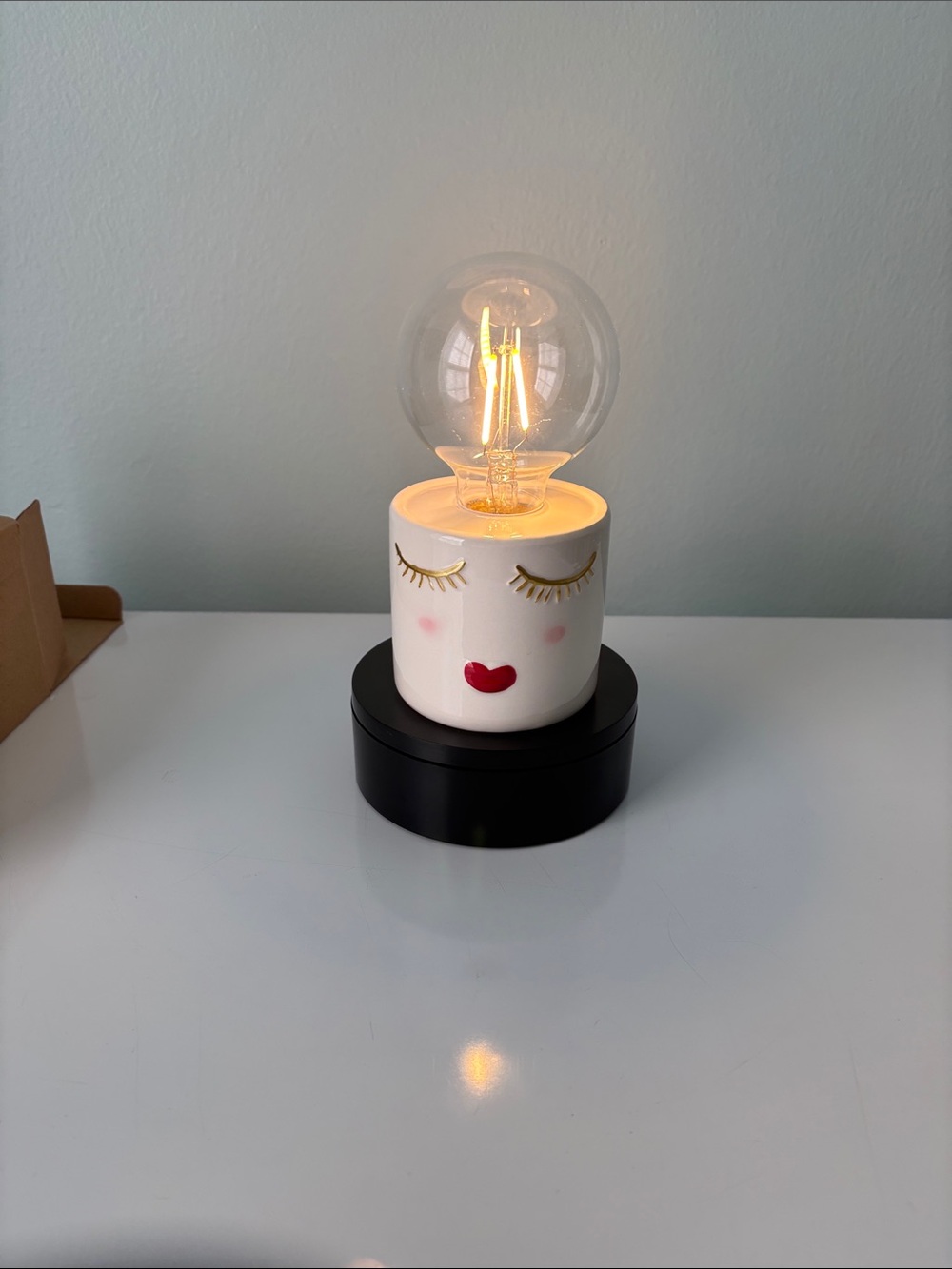 Whimsical Face Ceramic Table Lamp - White